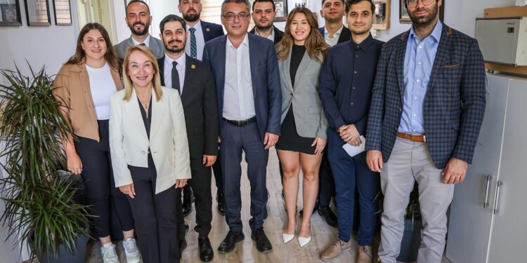 GİAD’dan Erhürman’a Nezaket Ziyareti
